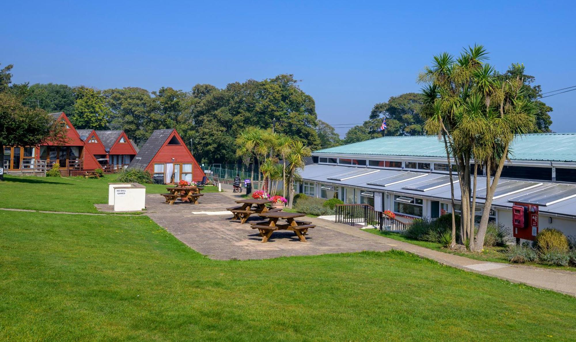 Escape To A Clifftop Chalet With Pool And Tennis Onsite - 1A Kingsdown Holiday Park Экстерьер фото