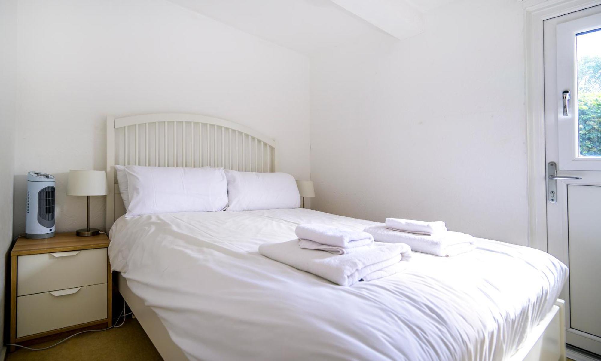 Escape To A Clifftop Chalet With Pool And Tennis Onsite - 1A Kingsdown Holiday Park Экстерьер фото